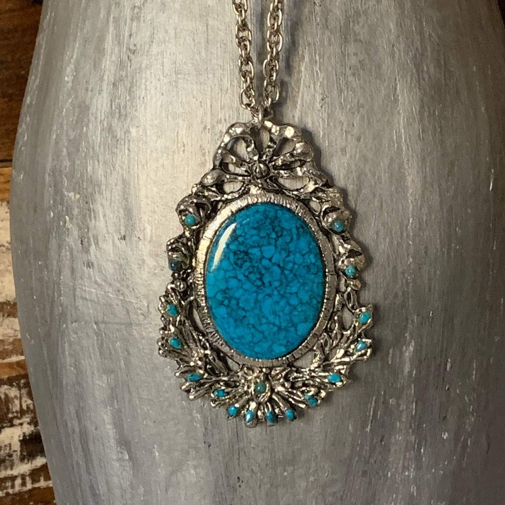 Vintage Silver Tone Faux Turquoise Cab Stone Necklace Woman’s Jewelry